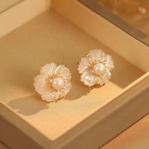 Pendientes de Botón Geométricos con Flores de Fritillaria Naturales Super Fairy, Chapados en Oro, Elegantes, de Alta Gama, con Circonita, Joyería Personalizada de Moda - Product Image 1