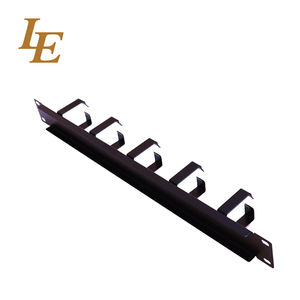 Organizador de Cables Metálico de 19 Pulgadas 1U con 5 Anillos y Tapa, Color Negro RAL9004, Instalación Horizontal para Racks - Product Image 3