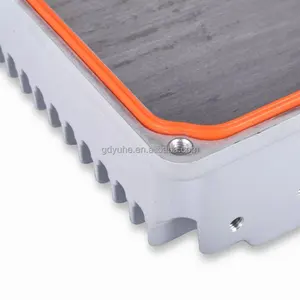 Dissipateur thermique de batterie solaire étanche pour l'extérieur Boîtier en aluminium moulé sous pression avec télécommande