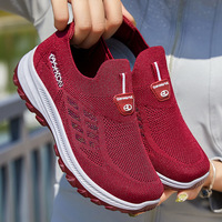 Mocassins d'été pour femmes, semelle extérieure en PVC respirante, confortables à porter toute la journée, design à enfiler, chaussures décontractées idéales pour les mamans