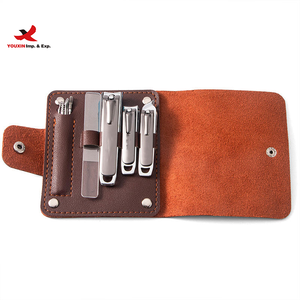 Ensemble de manucure 3 en 1 personnalisé HQ Mixed Proc Discount, noir, coupe-ongles droit, pince à ongles, lime à ongles en acier inoxydable, dans une boîte - Product Image 1