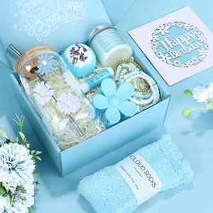 Coffret Cadeau Joyeux Anniversaire : Bougie, Chaussettes, Baume à Lèvres, Bracelets, Couverture Douce, Gobelet Isotherme, Bouteille Isotherme, Kit de Détente Thème pour Elle - Product Image 6