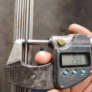 Precisão Médica Em Aço Inoxidável 300 Série Inox 1mm Tubo Capilar Pequeno Diâmetro 2B BA Bending Soldagem Sem Emenda ASTM GB - Product Image 1