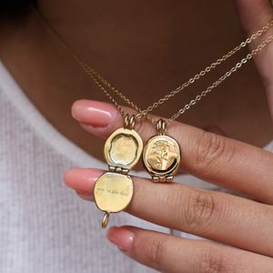 Caja de álbum de fotos DIY abrible con colgante de rosa chapada en oro y cadena de eslabones de acero inoxidable, estilo moderno - Product Image 1