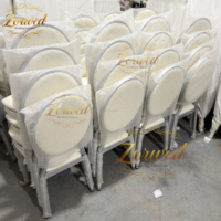 Chaise de banquet commerciale empilable tendance 2026, dossier ovale en métal argenté de luxe, pour mariages, fêtes, hôtels, salons, hôpitaux et projets