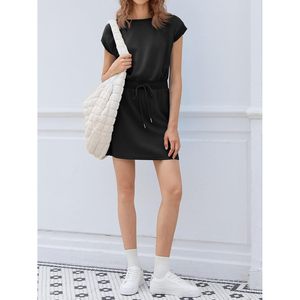 Robe de sport d'été pour femmes, manches courtes, col rond, mini-robe sportive décontractée, robe de tennis active, en polyester tricoté uni - Product Image 4
