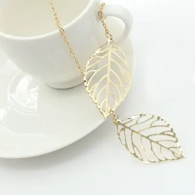 NC-0180 2020 newest style leaf graphics luxury simple chain metal circle choker pendant necklace for women