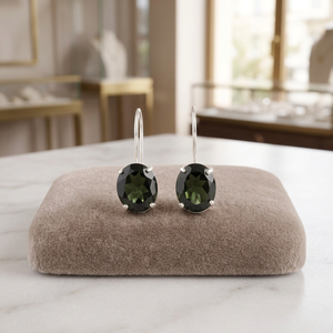 Pendientes artesanales elegantes de turmalina verde en plata de ley 925 para mujeres y niñas. - Product Image 1