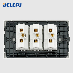 DELEFU Brasilianisches Modell 118 Kunststoff Weiß 10A/20A USB-Steckdose mit Typ-C 20W Schnell-Aufladung - Product Image 6