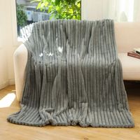 Polyester Double face plissé vison en peluche Stretch polaire fausse fourrure jeter couverture lapin en peluche fausse fourrure jeter couverture pour l'hiver