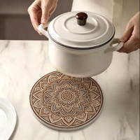 Sous-plat en céramique mate OEM avec base en liège, résistant à la chaleur, 12 cm, design original, protection de table de cuisine, impression UV personnalisée, vente en gros