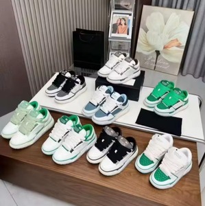Zapatillas Deportivas de Mujer y Hombre, Estilo Casual y Cómodo, Diseño Original, Tendencia de Lujo 2025, Gran Venta - Product Image 1