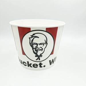 Seau rond de poulet 1750cc récipient en papier thermoscellé et couvercle en plastique pour l'emballage des salades de poulet - Product Image 1