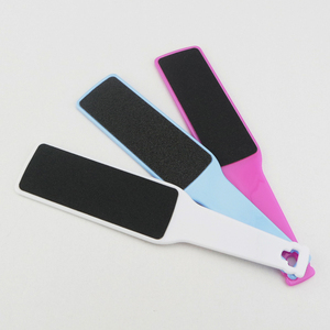 Rimuovi Calli <span class=keywords><strong>per</strong></span> Pedicure con Manico in Plastica, Raschietto <span class=keywords><strong>per</strong></span> <span class=keywords><strong>Talloni</strong></span> Domestico, <span class=keywords><strong>Lima</strong></span> <span class=keywords><strong>per</strong></span> Piedi in Carta Vetrata <span class=keywords><strong>per</strong></span> Rimuovere Pelle Morta e Calli - Product Image 4