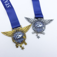 Médaille personnalisée en émail souple pour course 5K, en alliage de zinc, pour sport, randonnée, course à pied, marathon, avec breloques détachables et ruban