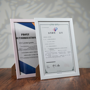 מסגרות תמונה מעץ בסיטונאות בגדלים 6 אינץ', 7 אינץ' ו-8 אינץ'. פריטי תצוגה לתעודות זמינים במלאי. - Product Image 2