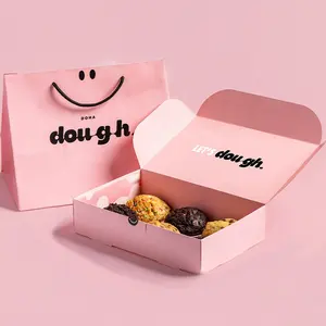 批发定制印刷可生物降解食品级纸发货盒粉色摩奇甜甜圈包装饼干盒带袋