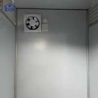 Toilettes portables économiques en panneaux sandwich préfabriqués, salle de bain mobile extérieure avec lavabo, douchette et ventilateur d'extraction