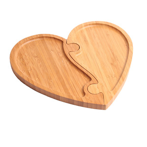 Bandeja de servir en forma de corazón de bambú para frutas y nueces, uso hotelero - Product Image 1