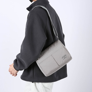 Bolso Bandolera de Nylon para Mujer, Colorido, Resistente al Agua, Ligero, con Cierre de Cremallera Multicapa y Forro de Poliéster - Product Image 3