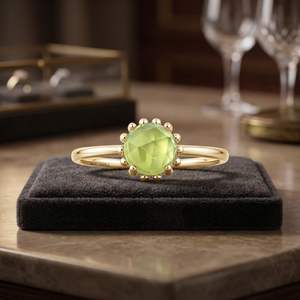 Anillo de Piedra Preciosa Verde Claro para Mujer, Engaste de Puntas, Diseño Minimalista, Compromiso, Oro 10K 14K 18K, Plata 925 935 - Product Image 1