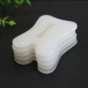 Planche de massage Gua Sha en jade Quanxi incurvée pour le visage – Outil de massage bien-être - Product Image 3