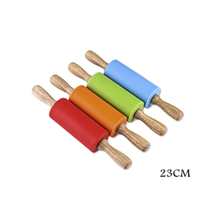 Đầy Màu Sắc Mini 23Cm <span class=keywords><strong>Silicone</strong></span> Cán <span class=keywords><strong>Pin</strong></span> Với Không Dính Tay Cầm Bằng Gỗ Trẻ Em Công Cụ Nướng - Product Image 2