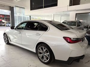 Voiture d'occasion - Modèle 2022, <span class=keywords><strong>BMW</strong></span> I3 <span class=keywords><strong>EDrive</strong></span> 35L, Transmission automatique, Version purement électrique - Product Image 6