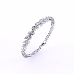 Bracelet en diamant de haute joaillerie pour femmes, or rose avec diamants taille poire, bracelets pour filles et femmes - Product Image 3