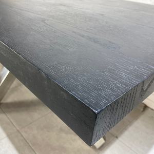 Mesas de Comedor de Estilo Moderno y Lujoso, Populares en Europa, con Cubierta de Roble, Patas Cruzadas de Acero Inoxidable y Travertino - Product Image 5