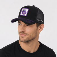Casquette de baseball unisexe personnalisée en gros à 5 panneaux avec visière légèrement incurvée, logo en patch tissé dessin animé, fermeture snapback, style trucker pour le sport