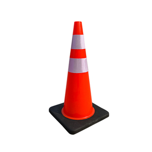 Cono de Tráfico Reflectante de PVC de 70 cm, Cono de Seguridad Flexible y Duradero, Diseño Apilable para Control de Multitudes en Carreteras, Estacionamientos y Autopistas - Product Image 3