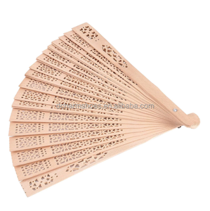 Geschnitzter faltbarer Hand fächer Angepasster 8-Zoll-Geschenk-Seidennudel-Handfächer - Product Image 4