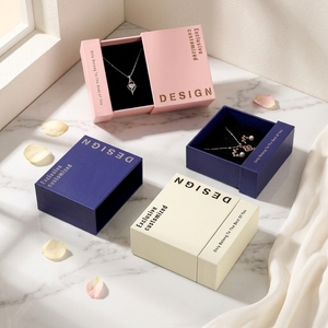 Boîte cadeau de luxe rose en carton rigide avec tiroir coulissant <span class=keywords><strong>et</strong></span> logo personnalisé pour bijoux (collier, boucles d'oreilles, <span class=keywords><strong>bracelet</strong></span>, <span class=keywords><strong>bague</strong></span>) - Product Image 4