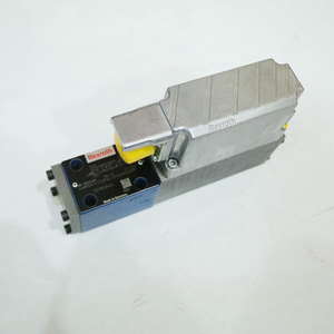 วาล์วควบคุมทิศทางแบบสัดส่วน Rexroth รุ่น 4WRPEH หมายเลข 0811404611 4WRPEH6C4B12L-2X/G24K0/A1M - Product Image 4