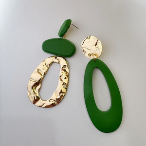 Pendientes largos de madera natural bohemios personalizados al por mayor, con aros de madera <span class=keywords><strong>y</strong></span> metal, chapados en <span class=keywords><strong>oro</strong></span>, hechos a mano con cuentas para mujer. - Product Image 6
