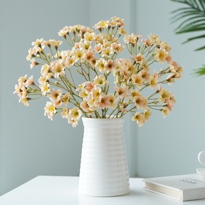 Fleurs artificielles en soie blanches en gros : petites marguerites, fleurs de tung et marguerites sauvages pour la décoration de mariages et de fêtes - Product Image 1