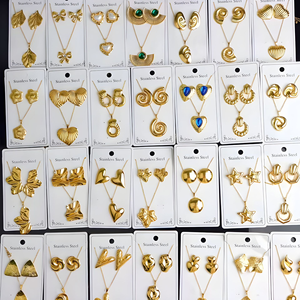 Set di Gioielli all'Ingrosso Impermeabili Ecologici <span class=keywords><strong>e</strong></span> Resistenti allo Scolorimento <span class=keywords><strong>Orecchini</strong></span> <span class=keywords><strong>e</strong></span> <span class=keywords><strong>Collana</strong></span> in Acciaio Inossidabile Placcati in Oro 18K - Product Image 2