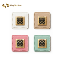 Étiquettes en cuir personnalisées Jinyi, logo métallique, forme carrée, bordure cousue, étiquette en cuir OEM pour vêtements hijab