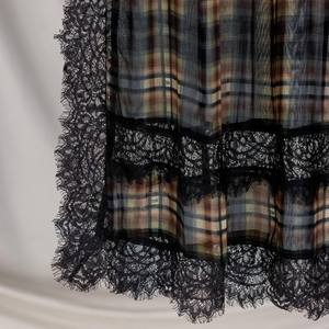 ฮิญาบลายตารางสายผ้าโปร่งสไตล์ออสเตรเลียผ้าคลุมไหล่น้ำหนักเบาประดับลูกไม้สีดำระบายอากาศได้สองแผง - Product Image 4