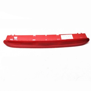 Luz de freno trasera elevada Volkswagen 1K6945097 para Tiguan Golf Variant Passat B7 Golf R32, pieza de repuesto de plástico rojo - Product Image 1