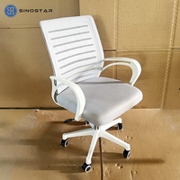 Chaise de bureau pivotante et polyvalente avec dossier ergonomique en maille Design moderne pour le refroidissement et le confort des espaces de travail flexibles