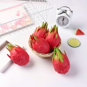 Jouet anti-stress souple en forme de fruit Pitaya à remontée lente pour enfants et adultes, idéal pour les fêtes - Product Image 3