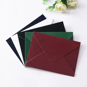बहु रंग लक्जरी मखमल लिफाफा कस्टम विंटेज कागज शादी के उपहार पैकिंग के लिए 5*7 लिफाफा निमंत्रण