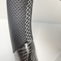Volant en cuir semi-perforé personnalisé avec fibre de carbone pour F10 F20 F30 F32 F36 M3 F80 M4 F82 M2 F87 X5 E70 E71 E90 E92
