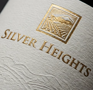 Etiquetas de Vino con Impresión UV y Relieve en Lámina Dorada Personalizadas OEM, Etiquetas de Papel Texturizado Troqueladas para Línea Automatizada de Envasado de Botellas de Vino - Product Image 4