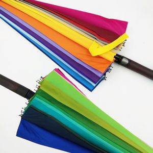 Parapluie de golf coupe-vent 24K Rainbow, durable, entièrement imprimé, en pongee coloré, avec poignée en bois, logo personnalisé, idéal pour les cadeaux et les voyages - Product Image 2