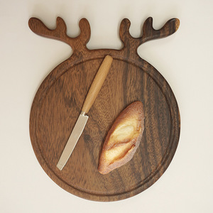 Planche à découper ronde en bois de noyer, 24 cm, forme de corne de cerf, durable, pour servir fruits, pain, pâtisseries, style nordique - Product Image 2
