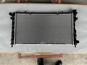 Nuevo Radiador de Refrigeración del Motor 4809225AE para 3.3L para Caravan y Town and Country RS 2004 - Product Image 3