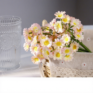 Vente en gros d'usine : Mini-marguerites artificielles tendance, style nordique pour la décoration de table à la maison, les mariages et les banquets - Product Image 2
